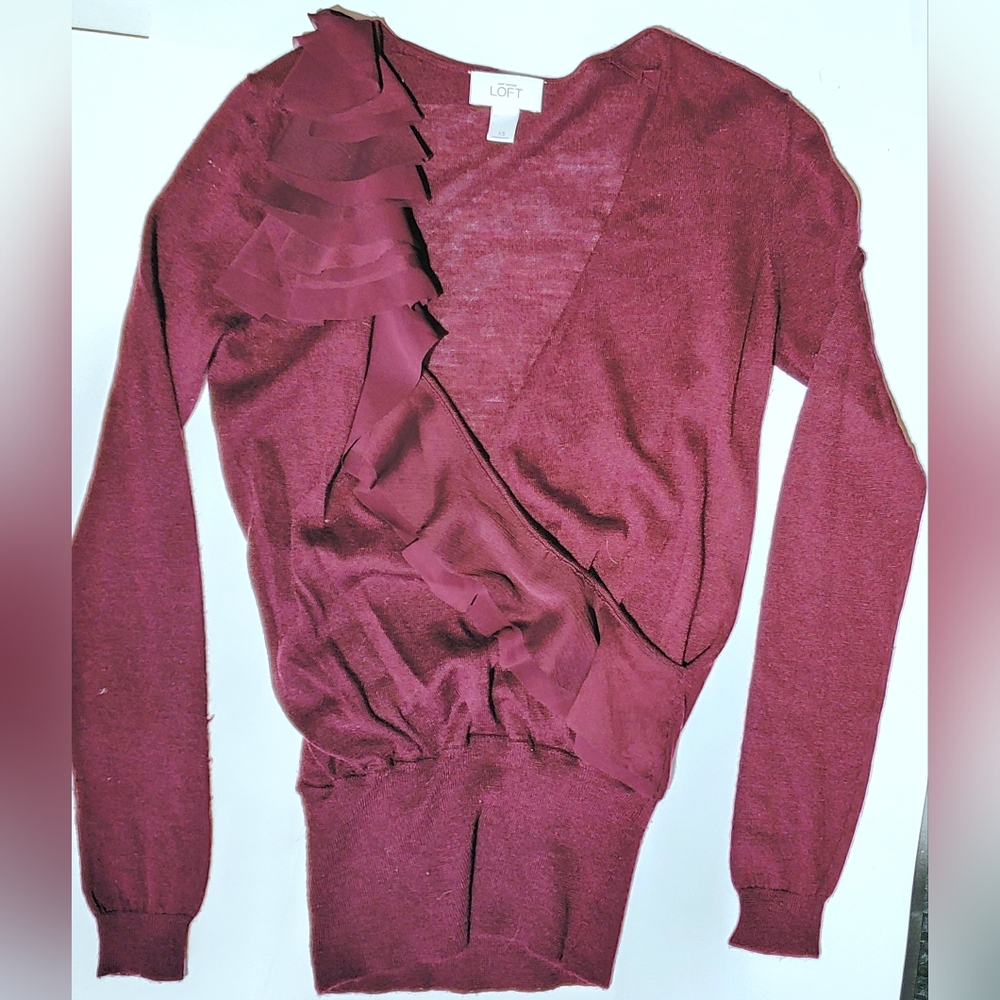ANN TAYLOR LOFT Size XS Burgundy Red Ruffle VNeck Wrap Sweater Shirt Top